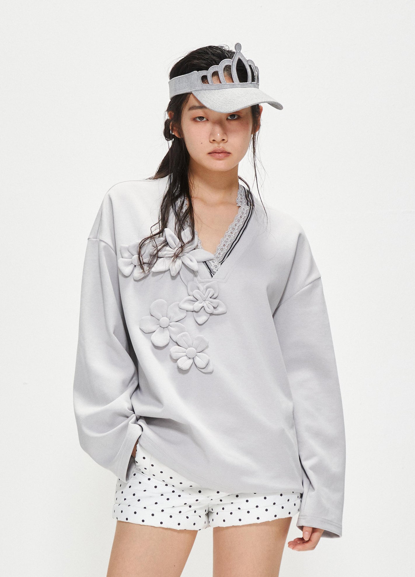 Handmade flower V-neck Sweatshirt Grey