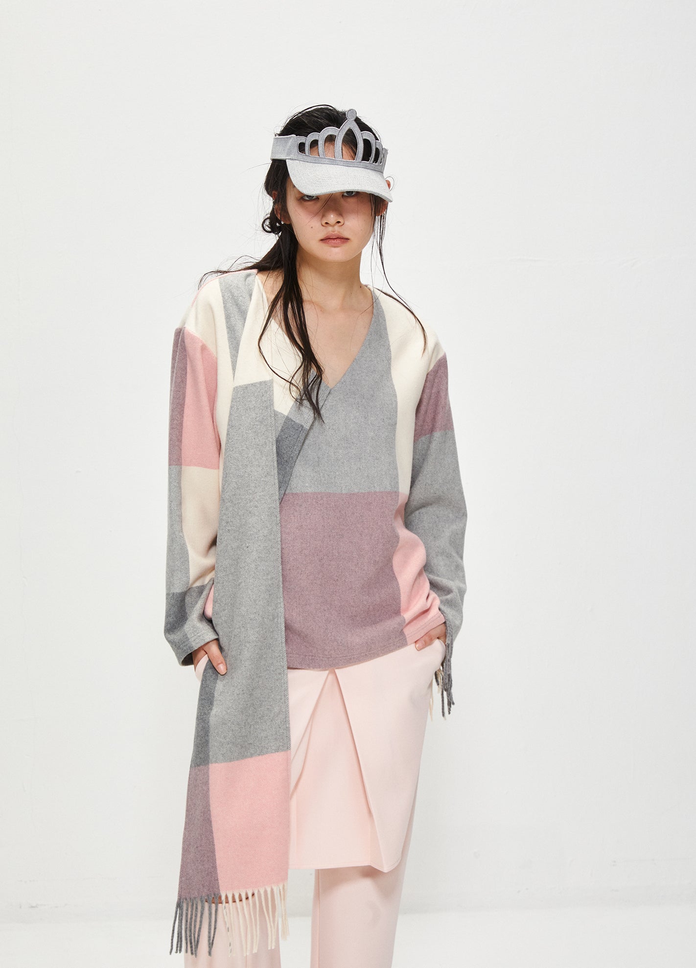 Scarf integrated wool sweater