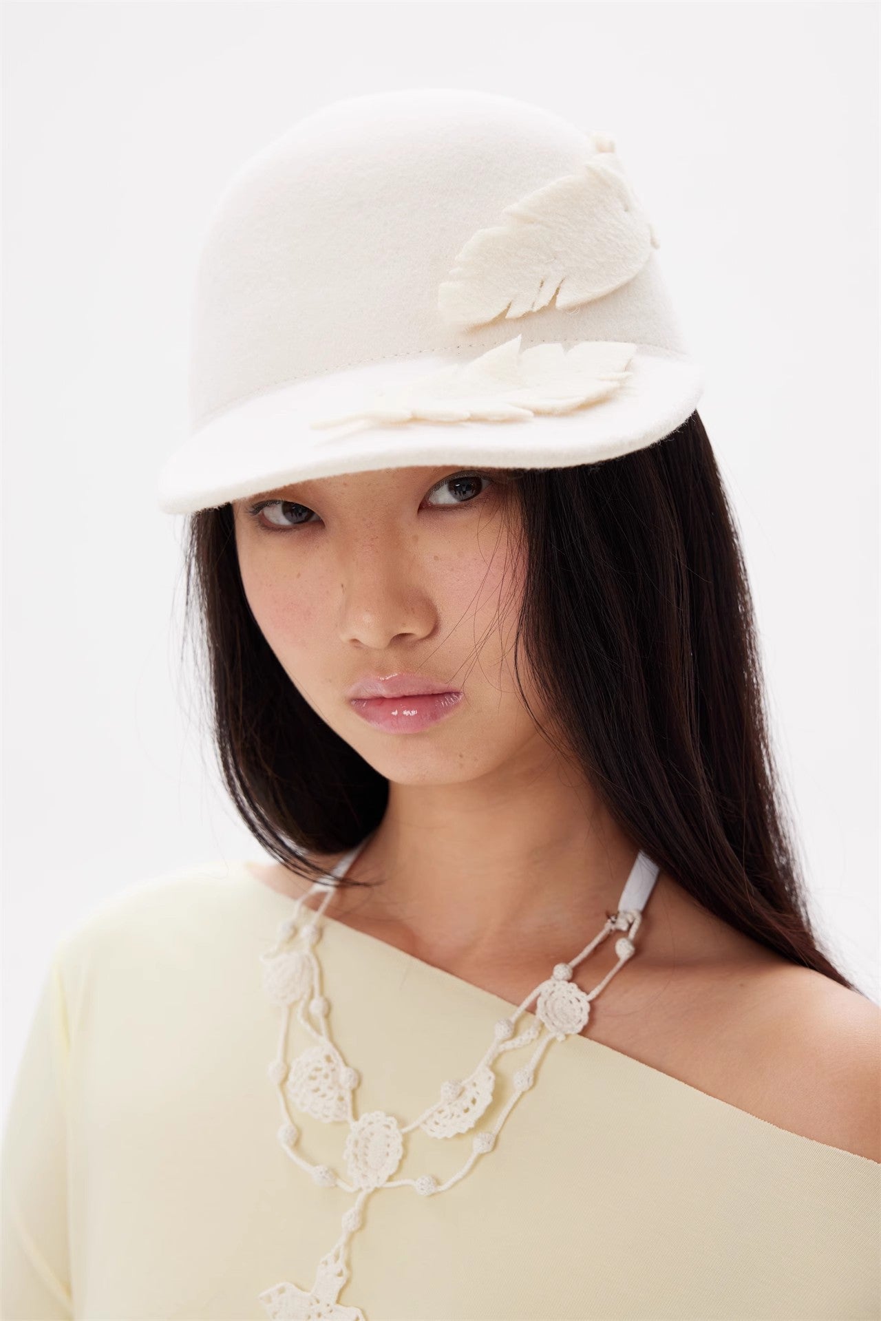 Woolen&Grass Feathered Baseball Hat