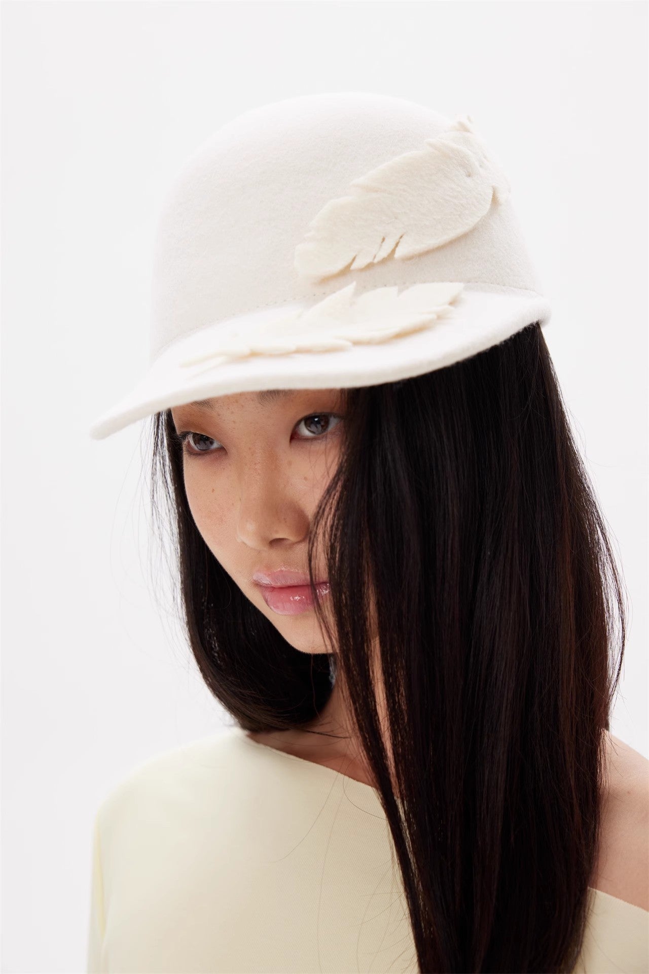 Woolen&Grass Feathered Baseball Hat